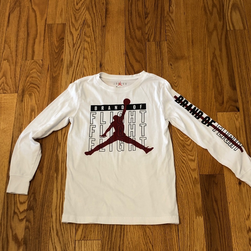 Jordan Kids Brand of Flight White and Red Long Sleeve Tee Size Medium (10-12)